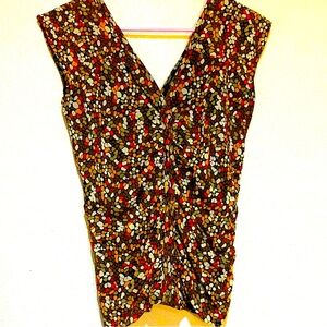 Kenneth Cole size medium beautiful top with stretch, ladies medium